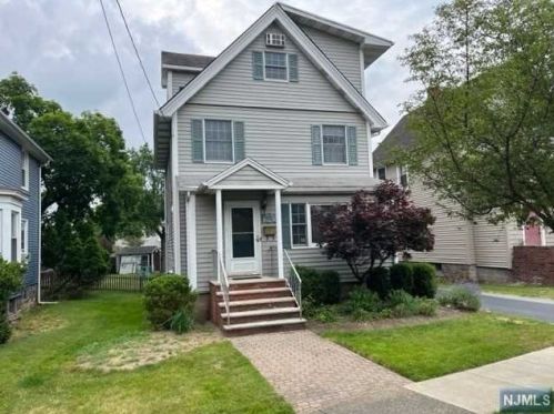179 Closter Dock Rd, Closter, NJ 07624-1907