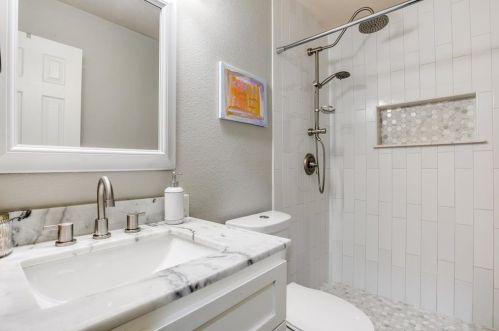 5725 Cancun Dr, Fort Worth TX  exterior