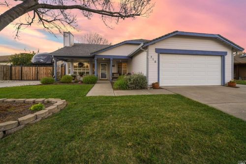 718 Cookson St, Vacaville, CA 95687-7366