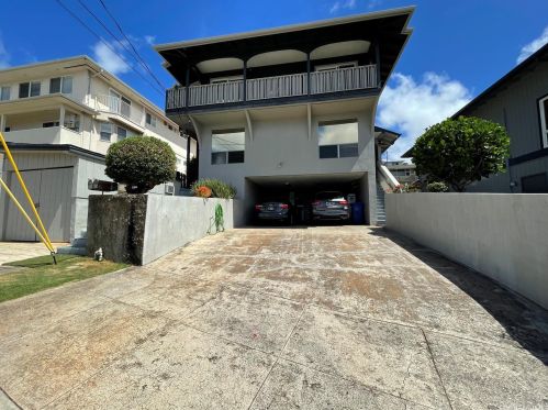 1379 13th Ave, Honolulu HI  96816-3854 exterior