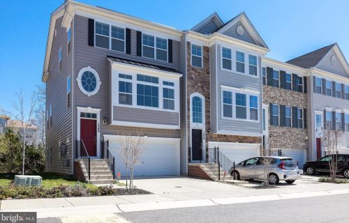1340 Chapel Centre Dr, Gambrills, MD 21054-1978