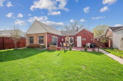 4439 Grace St, Schiller Park, IL 60176-1612