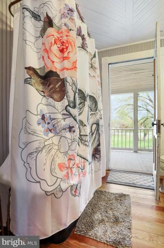 328 Mildred St, Charles Town WV  25414-1834 exterior