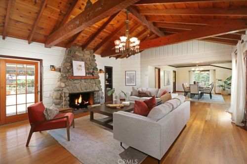 4922 Briggs Ave, Glendale, CA 91214-3009