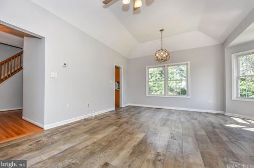 16908 Cavalry Dr, Williamsport, MD 21795-1433