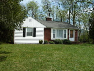 1104 Wilson Ave, Snowville, VA 24301-2522