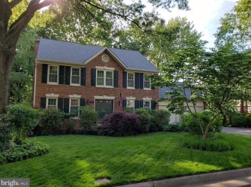 7802 Lakeland Valley Dr, Springfield, VA 22153-4104