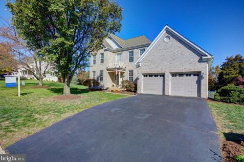 616 Curtin Pl, Leesburg, VA 20175-5611