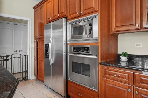 12465 Thornberry Dr, Lemont IL  60439-4616 exterior