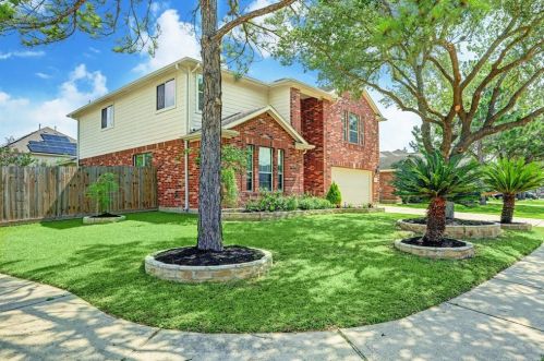 11611 Spill Creek Dr, Pearland, TX 77584-7229