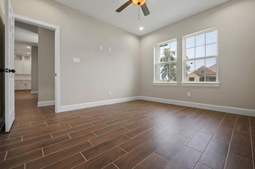 614 Longhorn Trl, Angleton TX 77515-9623 exterior