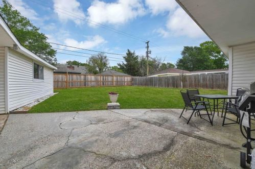 403 Pebblebrook Dr, Taylor Lake Village TX  77586-6012 exterior