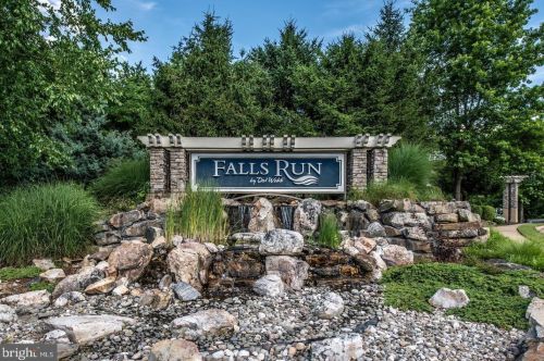 51 Legend Dr, Fredericksburg, VA 22406-8449