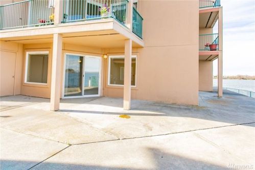 2900 Marina Dr, Wheeler, WA 98837-2945