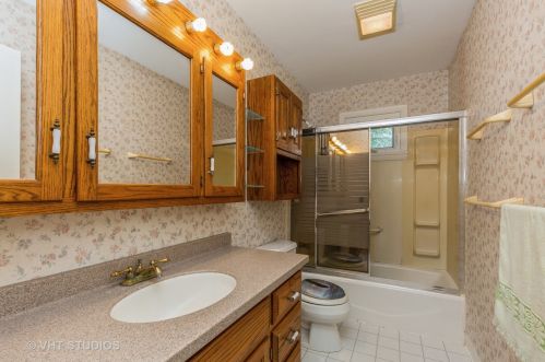 15354 Plank Rd, Sycamore IL  60178-8743 exterior