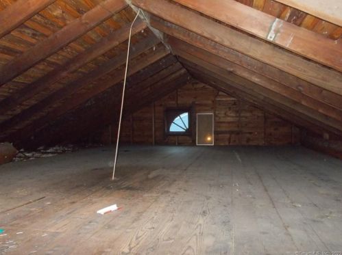 146 Emmett Ave, Derby CT  06418-1232 exterior