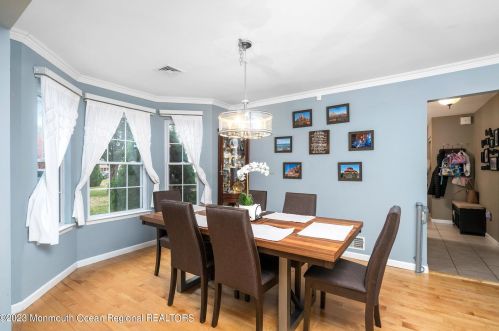 125 Shoreland Ter, Middletown NJ  07748-6212 exterior