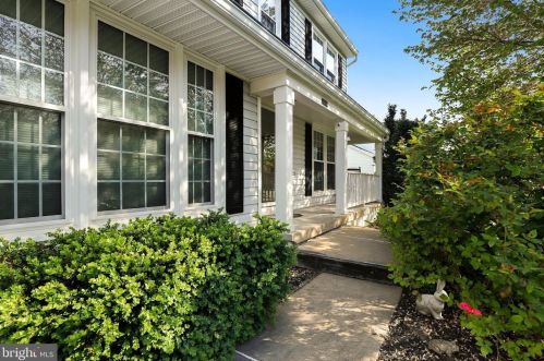 14020 Flying Feather Ct, Gainesville, VA 20155-1764