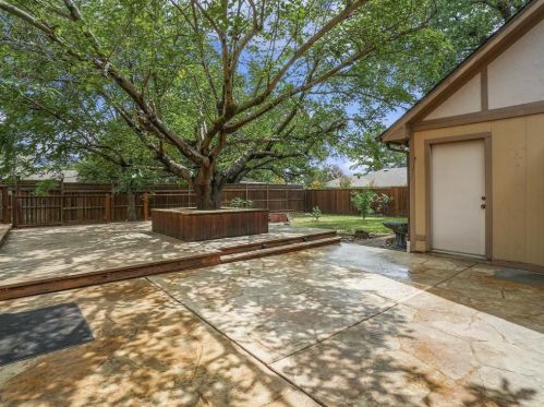 313 Doubletree Dr, Lewisville, TX 75077-7237