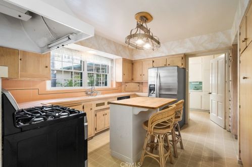 740 West St, Anaheim CA  92801-4708 exterior