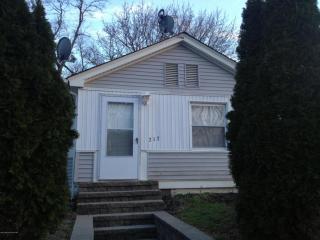 217 River St, Tinton Falls NJ  07701-1327 exterior