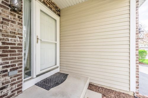 904 Willow St, Itasca, IL 60143-2852