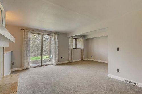 1681 Hickory Hill Dr, Saint Paul MN  55122-2527 exterior