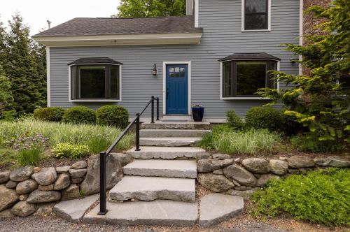 9 Mallego Rd, Barrington, NH 03825-3567