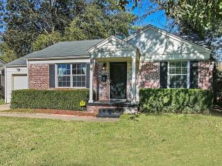 211 35th St, Tulsa OK  74105-2509 exterior