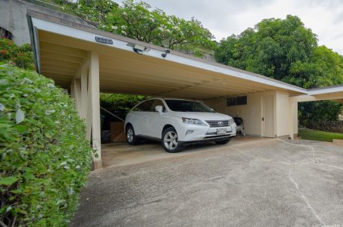 5251 Keikilani Cir, Honolulu, HI 96821-1512
