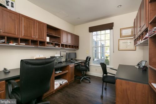 19 Derwent Dr, Princeton NJ  08540-7551 exterior