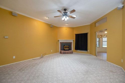 5736 Straightaway Dr, Fort Worth TX  76117-1594 exterior