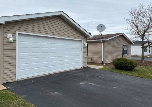 22554 Woodside Dr, Minooka, IL 60410-8603
