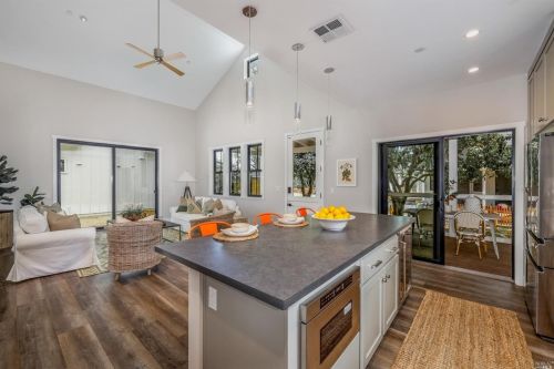 103 Kennedy Ln, Healdsburg, CA 95448-4008