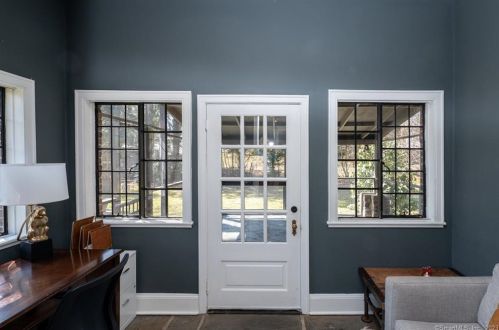 4 Jarvis St, Norwalk CT  06851-2824 exterior
