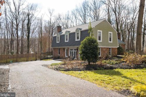 1677 Justin Dr, Gambrills, MD 21054-2012