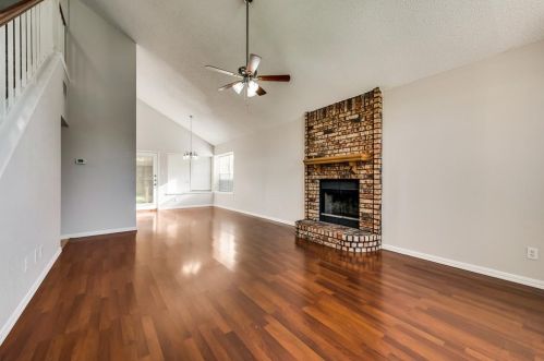 1821 Yorkshire St, Fort Worth, TX 76134-5573