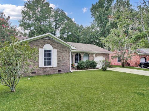 210 Elmwood Ave, Ladson, SC 29456-4932