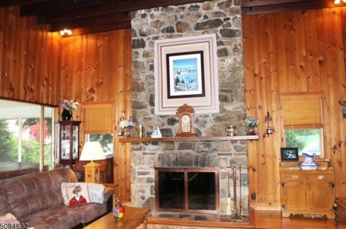 626 Lakeside Ave, Andover, NJ 07821-2993