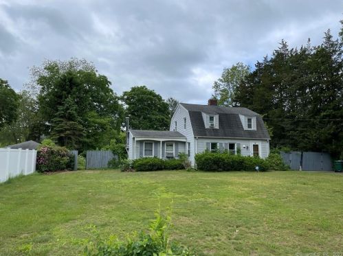 78 Old Colchester Rd, Quaker Hill, CT 06375-1008