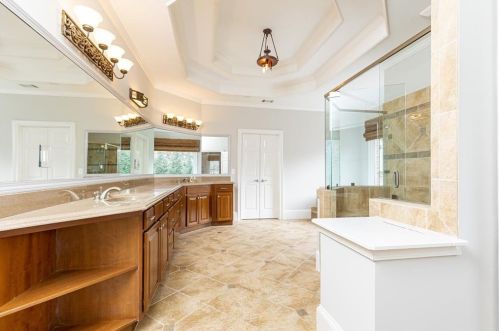 700 Glengate Pl, Atlanta GA  30328-7257 exterior