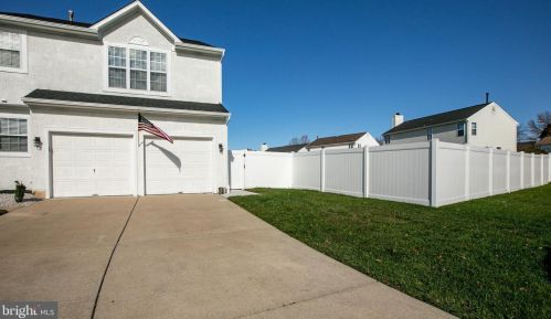 33 Meadowbrook Cir, Erial NJ  08081-1671 exterior