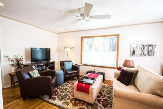 2597 Beachwood Dr, Los Angeles CA  90068-2372 exterior