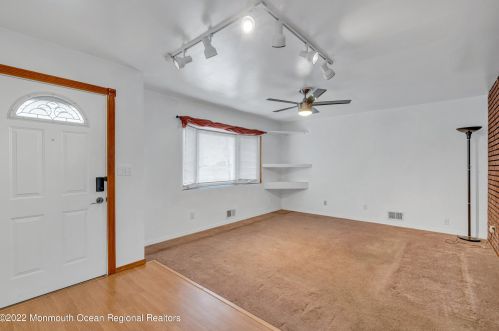 5 Wyoming Dr, Jackson Twp, NJ 08527-1545