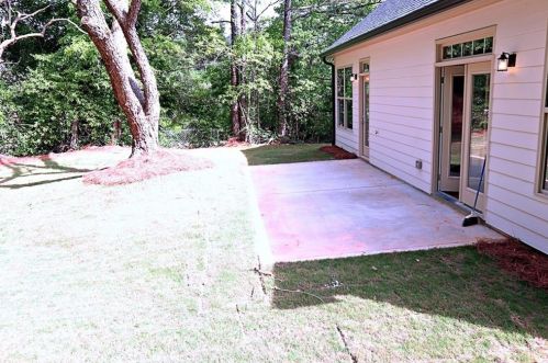 2512 Oak Grove Ln, Lithonia, GA 30078-3274