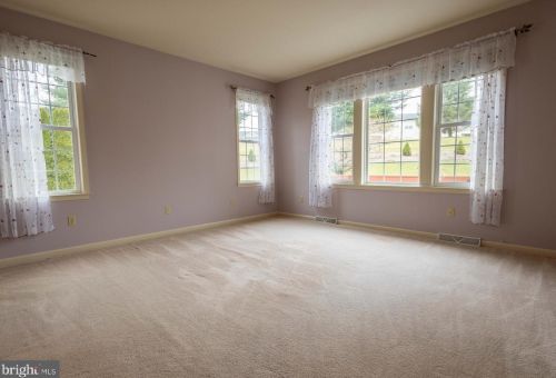 209 Sutherland Rd, Lancaster PA  17603-9053 exterior