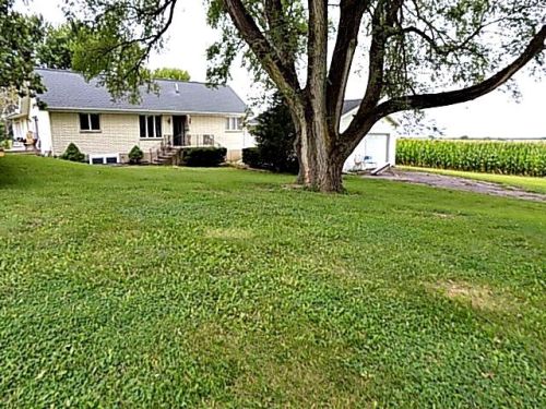 3059 22nd Rd, Ottawa, IL 61350-9406