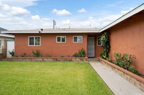 10462 Hole Ave, Riverside CA  92505-1620 exterior