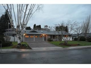 312 111th St, Vancouver, WA 98685-3924
