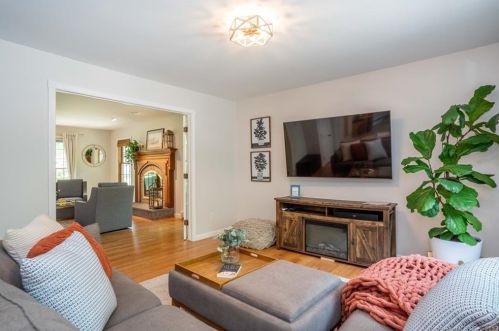 53 Scarboro Rd, Hebron CT  06248-1339 exterior